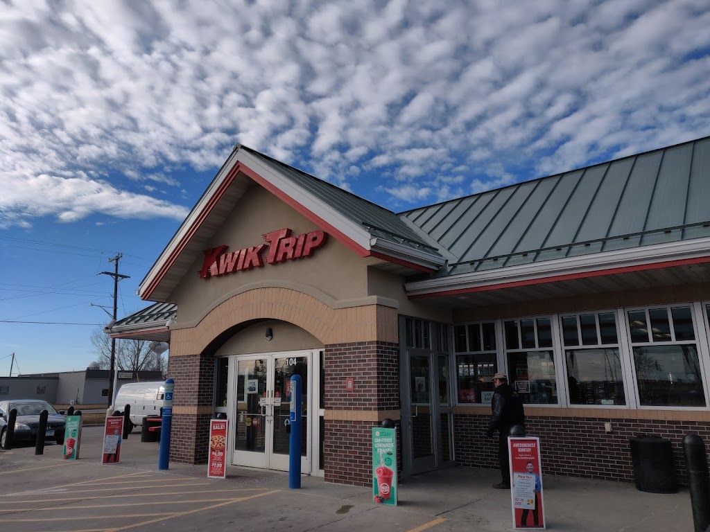 KWIK TRIP #330 | 104 Aspen Ln N, Belle Plaine, MN 56011, USA | Phone: (952) 873-2644