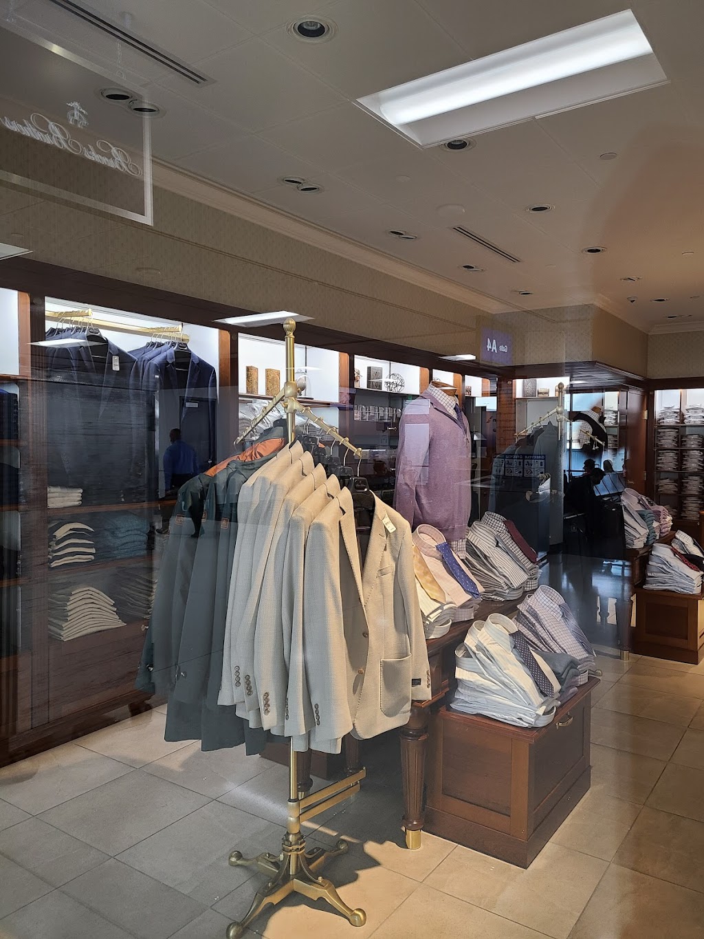 Brooks Brothers | 3400 E Sky Harbor Blvd, Phoenix, AZ 85034, USA | Phone: (480) 692-7384