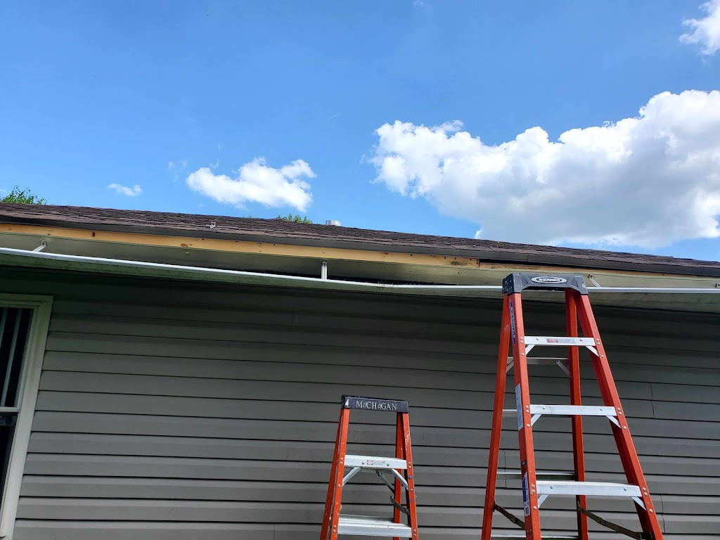 ER Roofing And Cleaning LLC | 3126 Summerfield Dr, Indianapolis, IN 46214, USA | Phone: (317) 217-8269