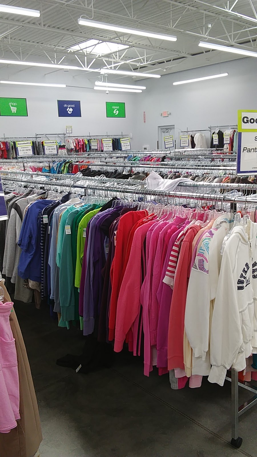 Goodwill Suffolk Retail Store | 2901 Godwin Blvd, Suffolk, VA 23434, USA | Phone: (757) 538-0182