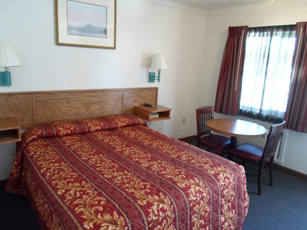 Economy Inn Morgan Hill | 15080 Monterey Rd, Morgan Hill, CA 95037, USA | Phone: (408) 779-5390