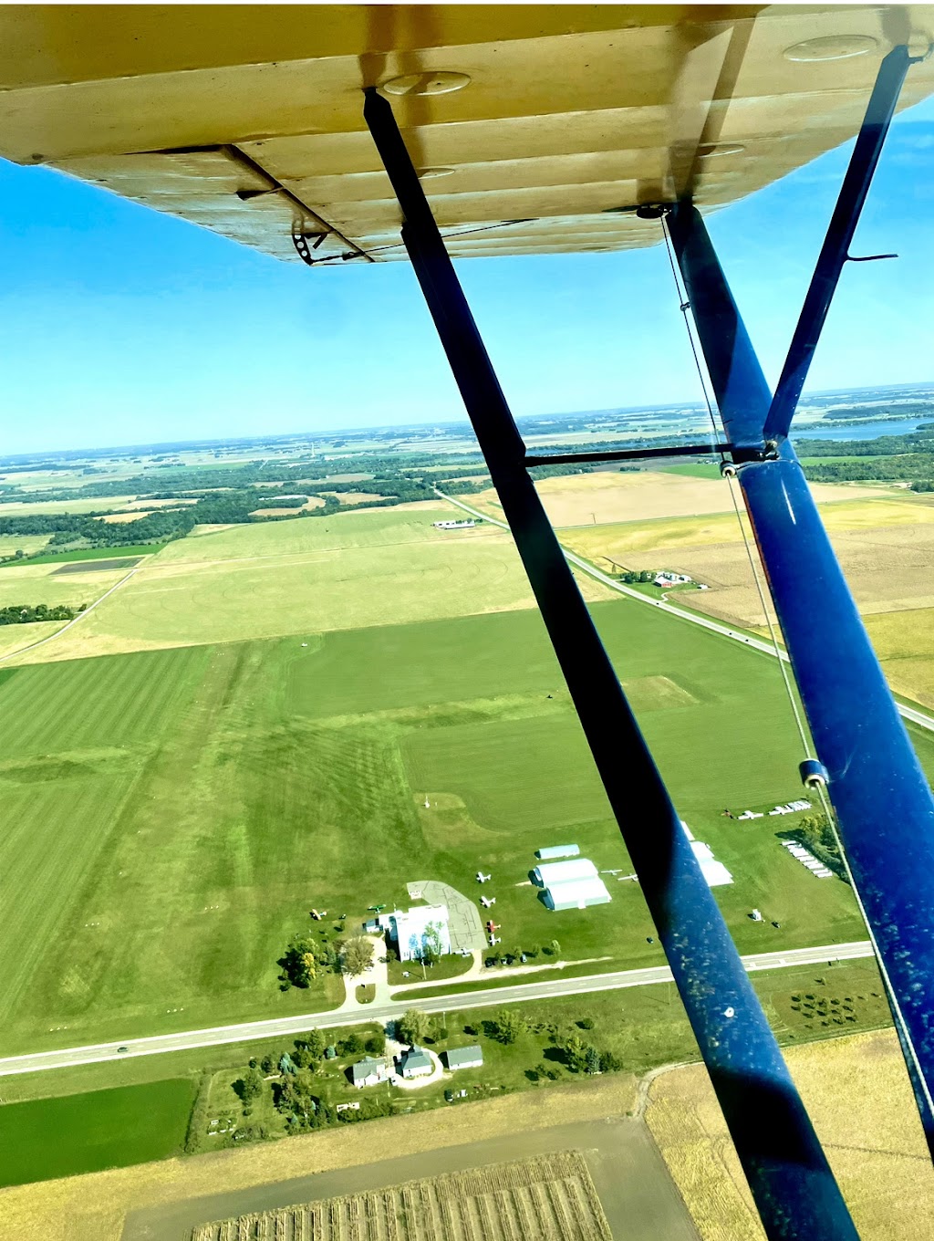 Stanton Airfield-KSYN | 1235 MN-19, Dennison, MN 55018, USA | Phone: (507) 645-4030