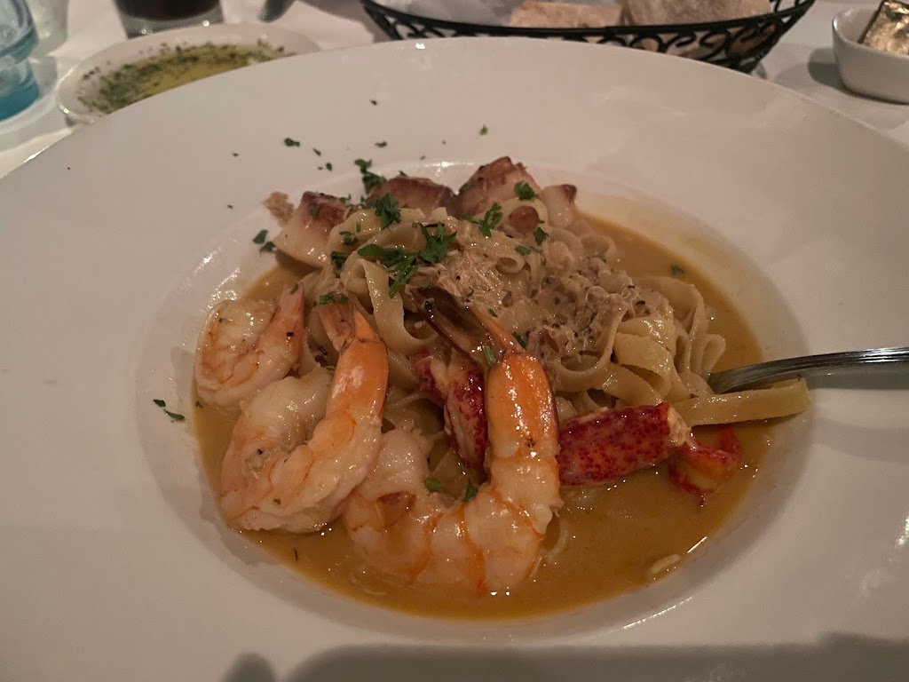 Scarpas Italian Restaurant | 1833 E Edgewood Dr, Lakeland, FL 33803, USA | Phone: (863) 937-8940