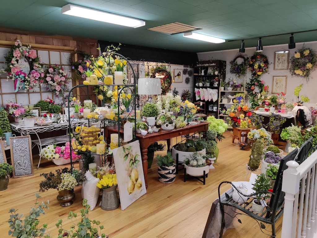 Easterdays Flower & Gift Shop | 2822 Whipple Ave NW, Canton, OH 44708, USA | Phone: (330) 478-2177