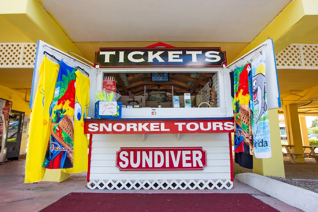 Sundiver Boat Dock | 201 Ocean Dr, Key Largo, FL 33037, USA | Phone: (305) 451-2220