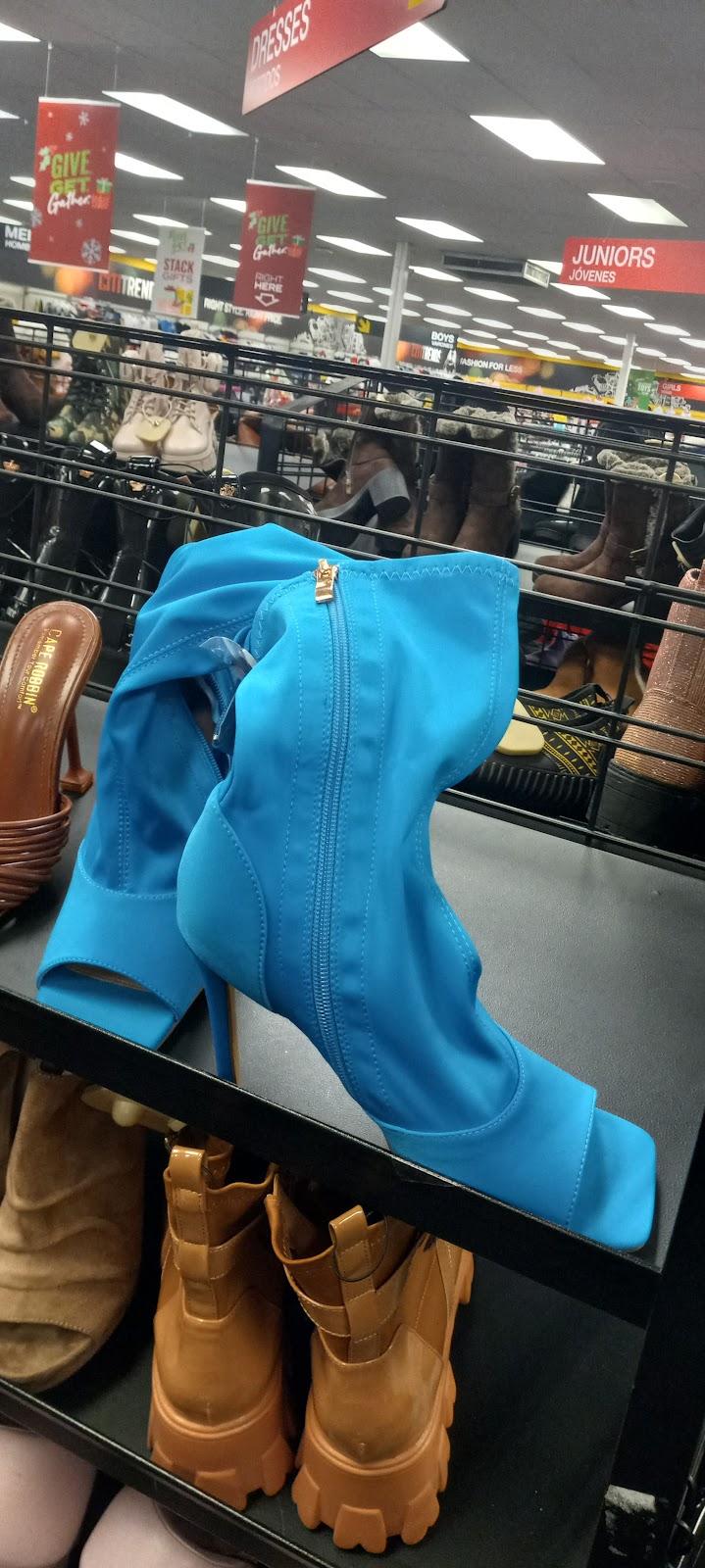 Citi Trends | 39749 Lyndon B Johnson Fwy Ste. 320, Dallas, TX 75237, USA | Phone: (972) 709-7107