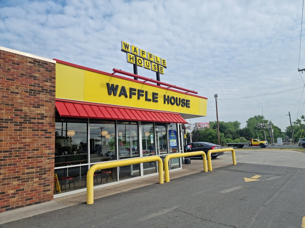 Waffle House | 501 Westinghouse Blvd, Charlotte, NC 28273, USA | Phone: (704) 588-6400