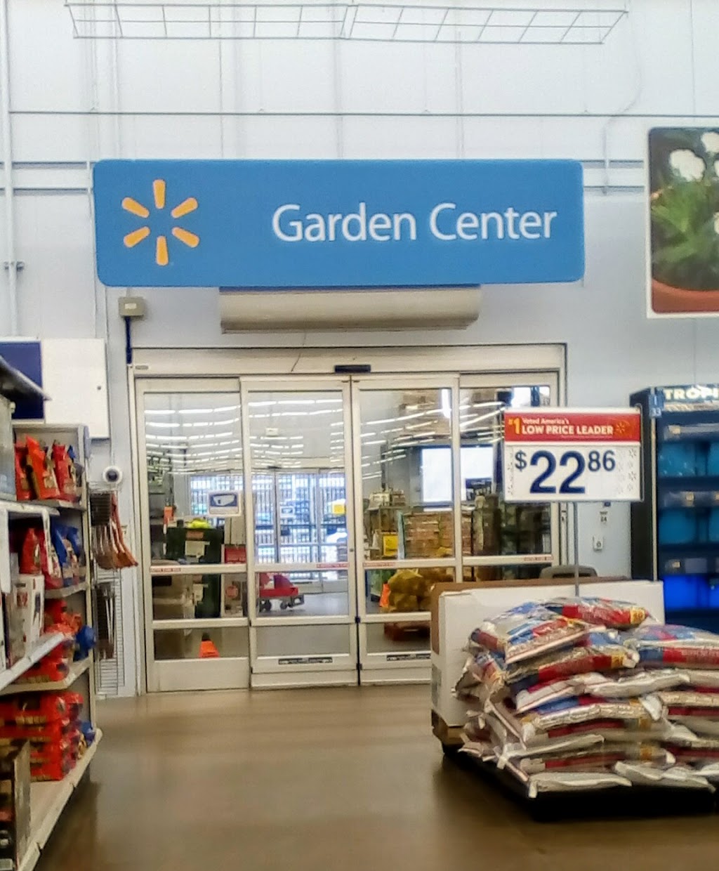 Walmart Garden Center | 100 Highlands Mall Dr, Natrona Heights, PA 15065 | Phone: (724) 226-6949