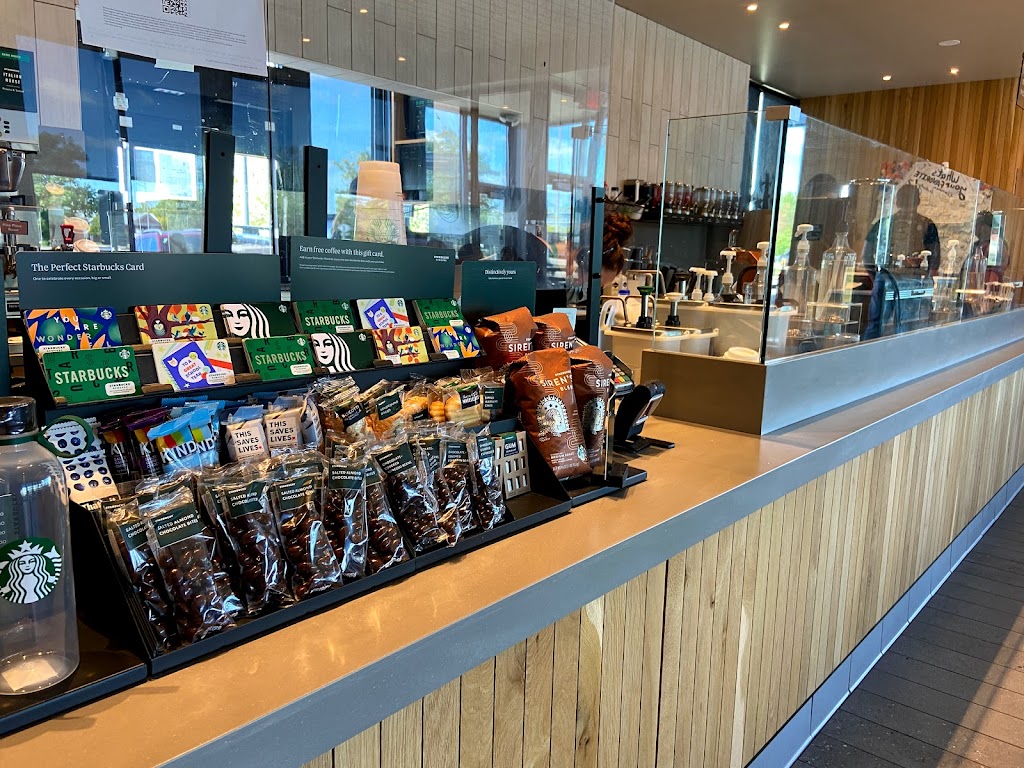 Starbucks | 827 E Green Bay Ave, Saukville, WI 53080, USA | Phone: (262) 277-9110