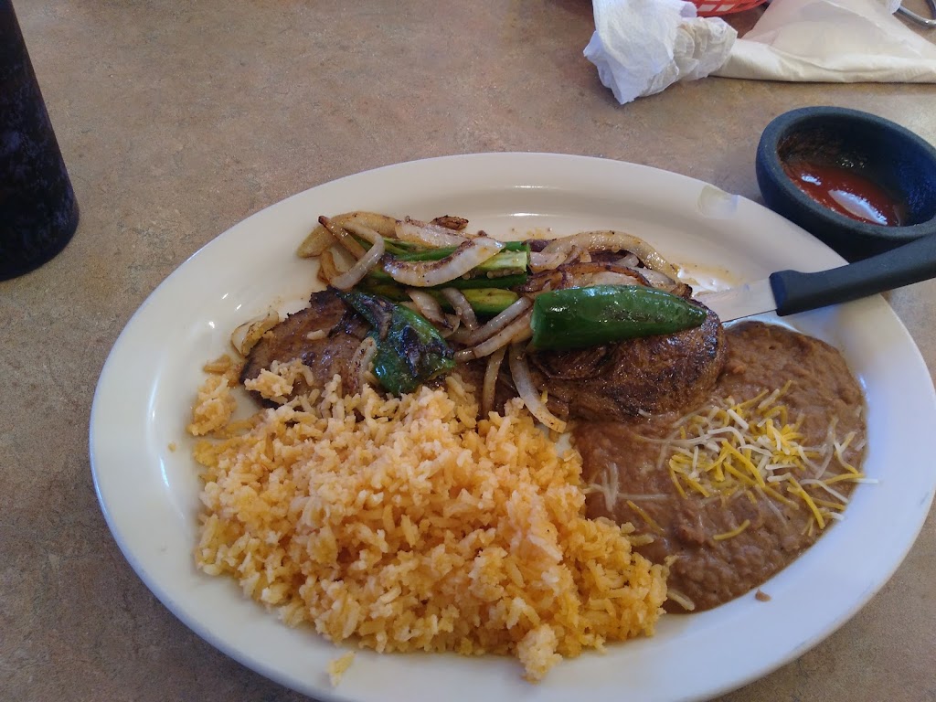 Chavas Mexican Restaurant | 301 N Main St, Yale, OK 74085, USA | Phone: (918) 387-2203