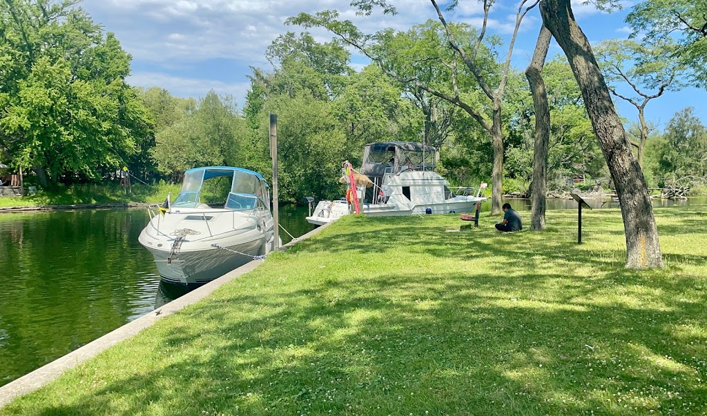 Toronto Island Tram Tour | 17 Avenue of the Island, Toronto, ON M5J, Canada | Phone: (416) 392-8192