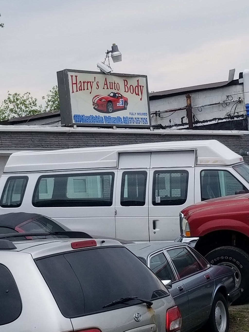 Harrys Auto Body | 1030 Riverside Dr, Methuen, MA 01844, USA | Phone: (978) 265-7926