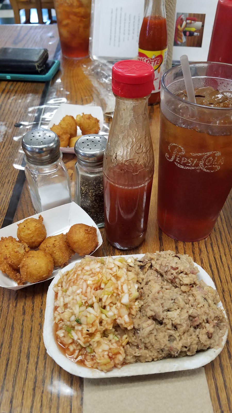 Deanos Barbecue | 140 N Clement St, Mocksville, NC 27028, USA | Phone: (336) 751-5820
