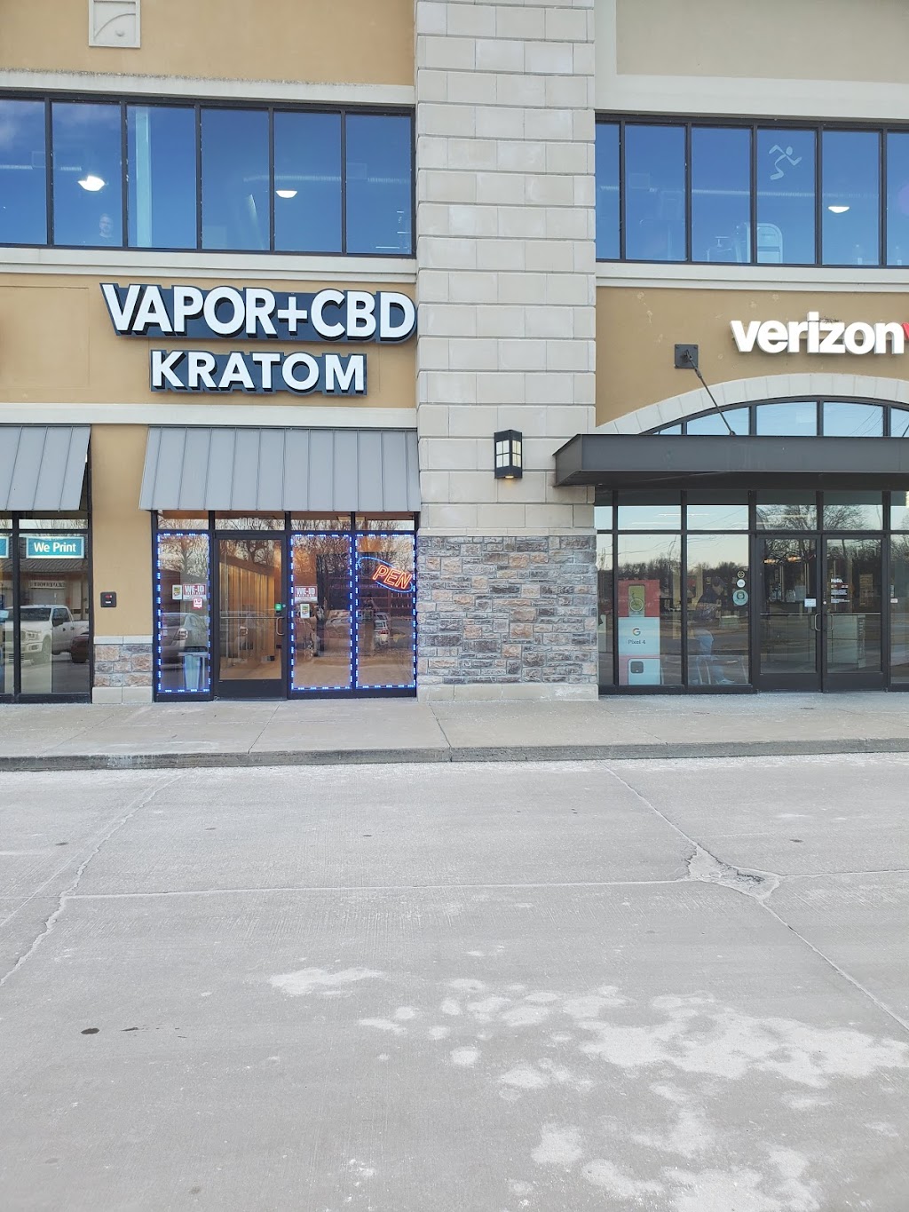 Vapor + CBD | 100 E Kansas St Suite B-100, Lansing, KS 66043, USA | Phone: (913) 675-7111