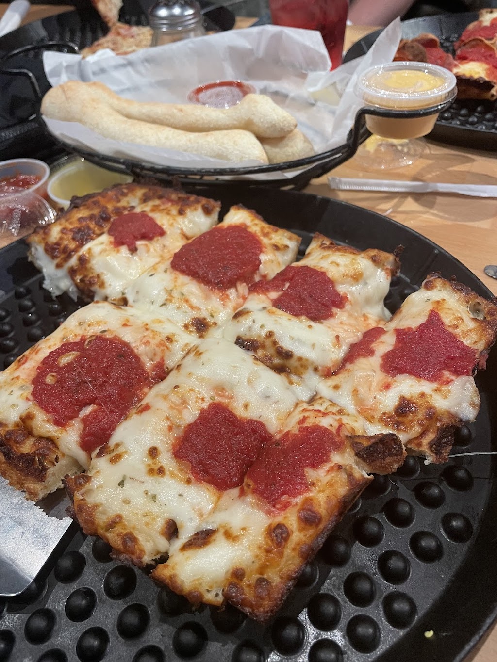 Noble Romans Craft Pizza & Pub | 6853 W Broadway, McCordsville, IN 46055, USA | Phone: (317) 589-8399