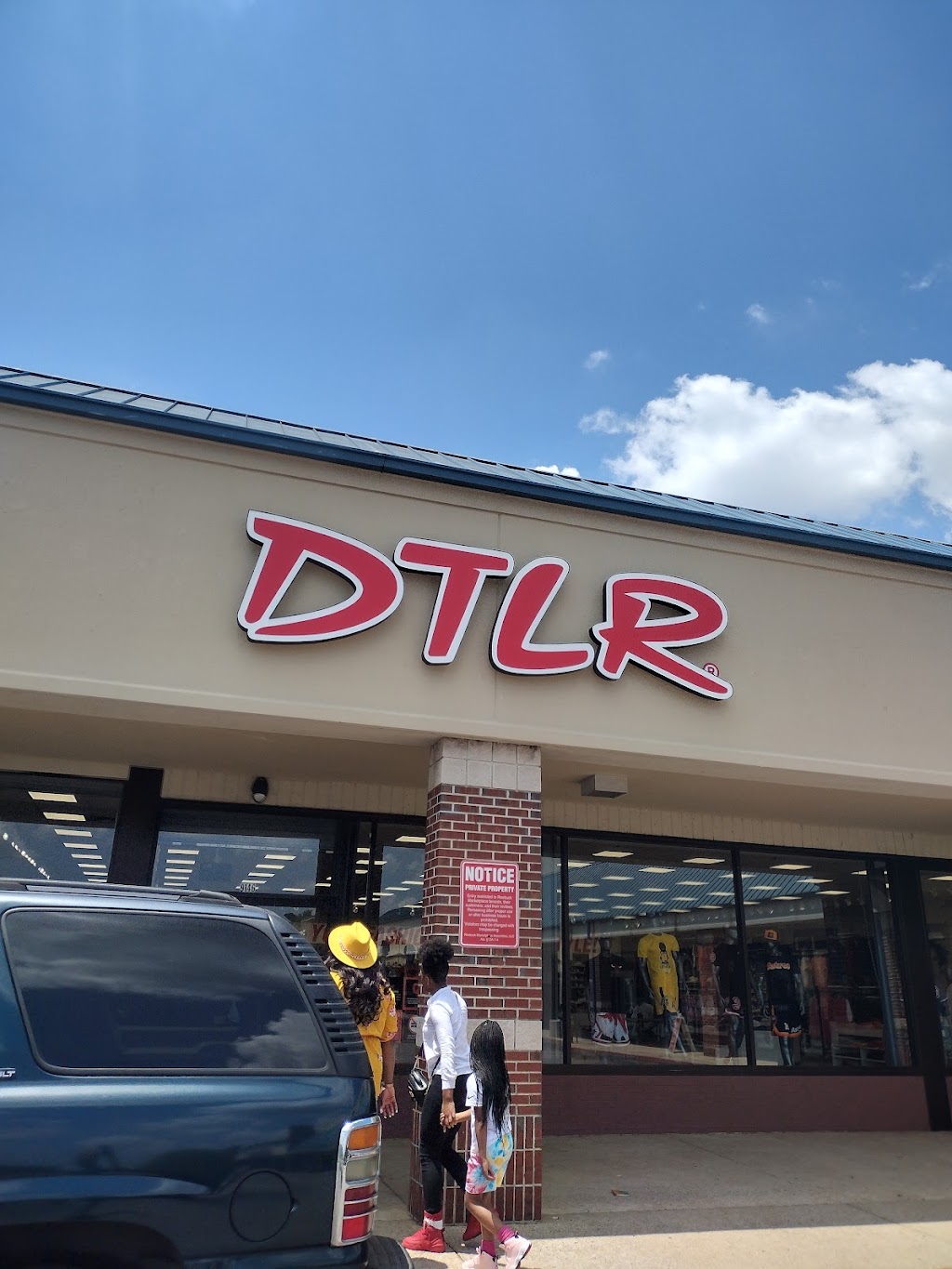 DTLR | 9146 Parkway E, Birmingham, AL 35206, USA | Phone: (205) 833-0071