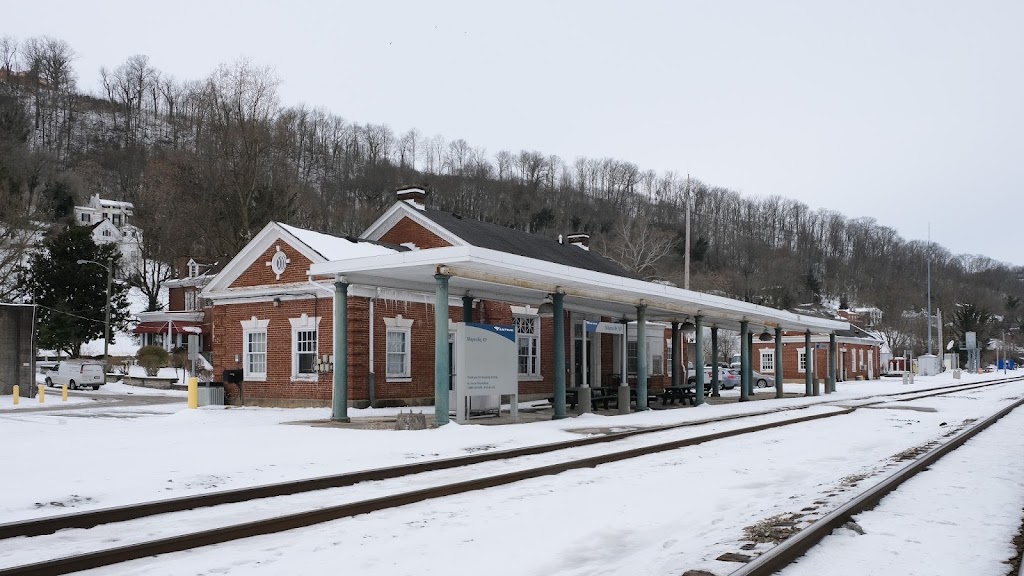 Maysville | West Front Street &, Rosemary Clooney St, Maysville, KY 41056, USA | Phone: (800) 872-7245