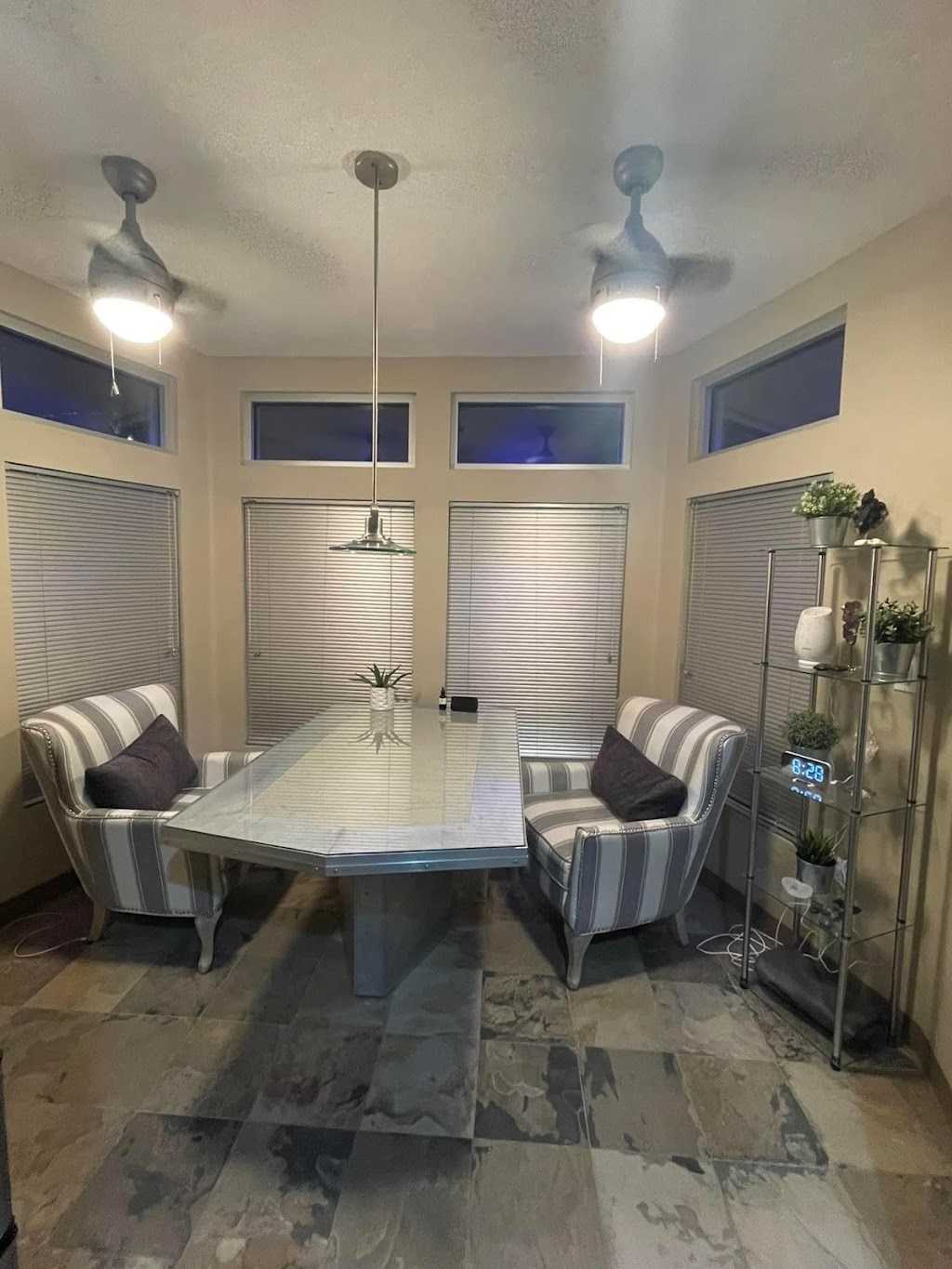 Coach Velia | 16888 Nisqualli Rd, Victorville, CA 92395, USA | Phone: (760) 221-3147