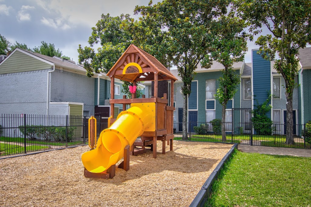 Valle Vista Apartments - Virtual Tours Available | 9901 Club Creek Dr, Houston, TX 77036, USA | Phone: (281) 764-9834