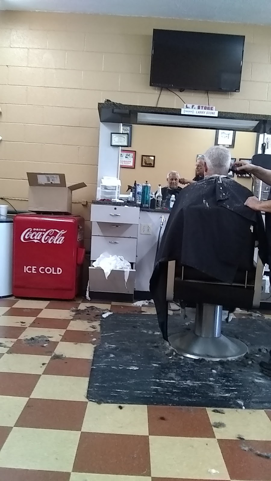 Clemmons Barbershop | 2721 Lewisville Clemmons Rd, Clemmons, NC 27012, USA | Phone: (336) 766-9011