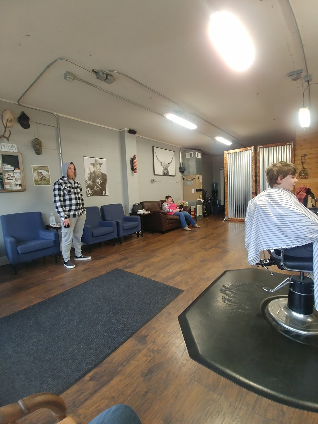 Candis Barbershop | 621 Park St, Woodland, WA 98674, USA | Phone: (360) 762-1262