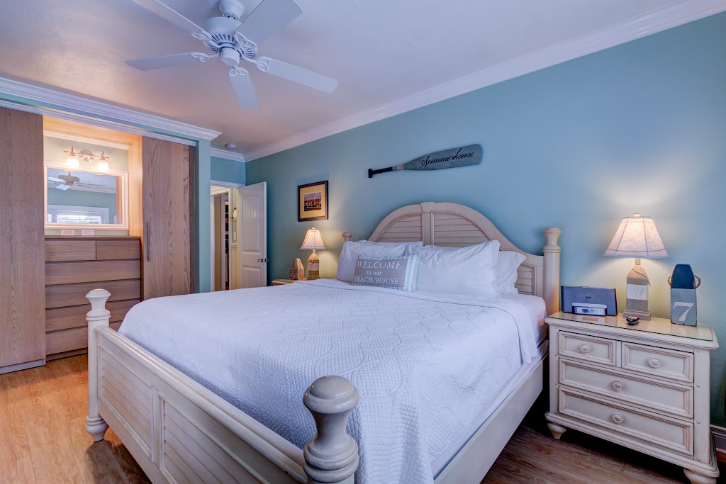 Beachside Village Resort | 4564 N Ocean Dr, Lauderdale-By-The-Sea, FL 33308, USA | Phone: (954) 652-1216