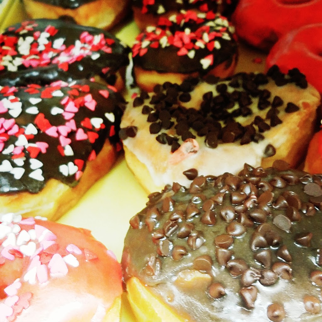 Donut Place | 1852 FM 407, Highland Village, TX 75077, USA | Phone: (972) 317-6451