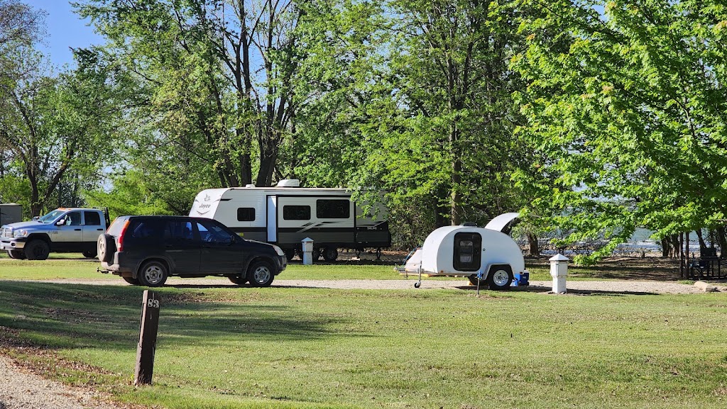 Cottonwood Point Campground | N., 2105 Pawnee Rd, Marion, KS 66861, USA | Phone: (620) 382-2101