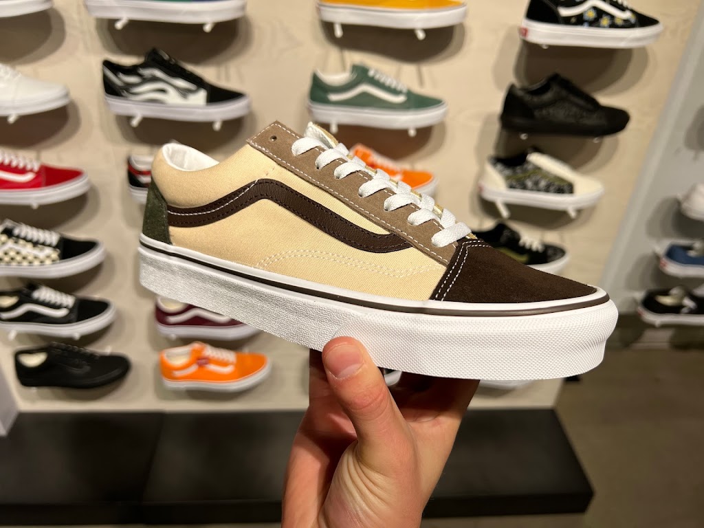 Vans | 808 S Broadway, Los Angeles, CA 90014, USA | Phone: (213) 239-0331