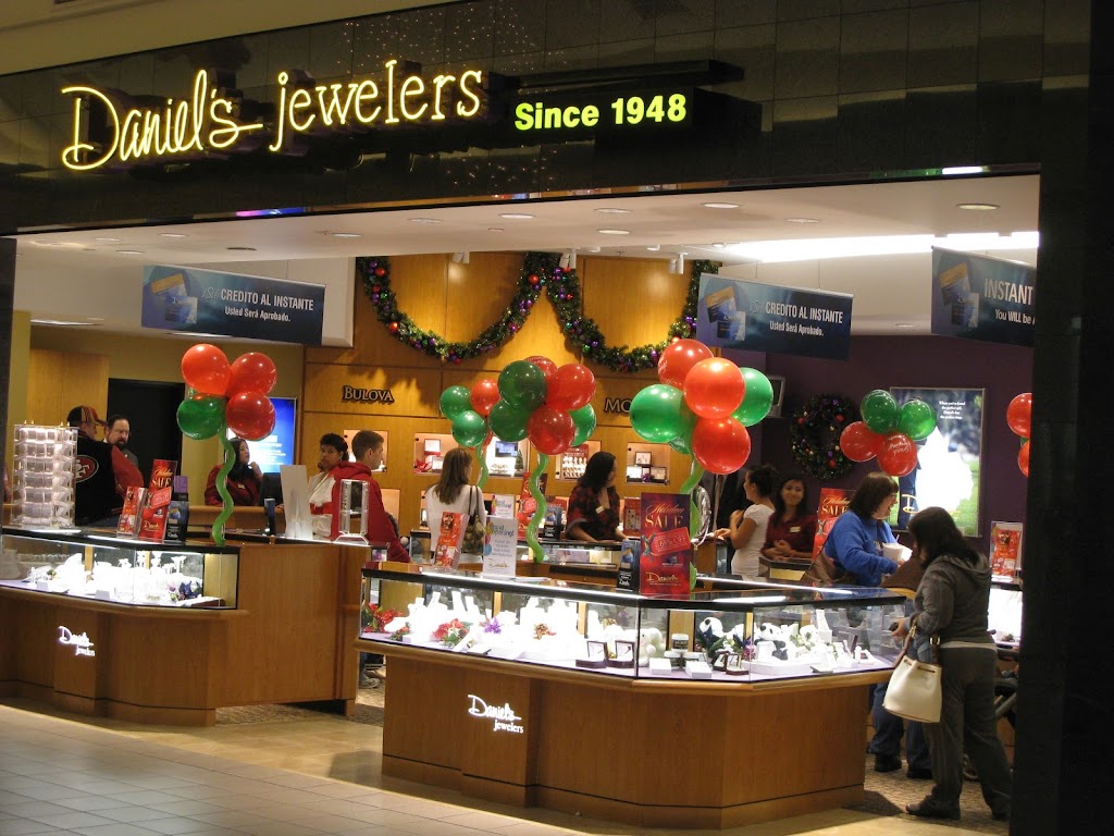 Daniels Jewelers | 1675 W Lacey Blvd, Hanford, CA 93230, USA | Phone: (559) 583-1111