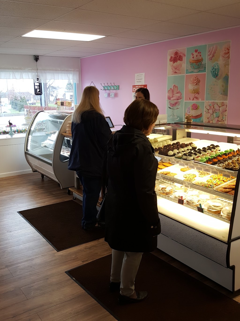 Chubby Chix Cakery | 5037 Lake Ave, Orchard Park, NY 14127 | Phone: (716) 822-0107