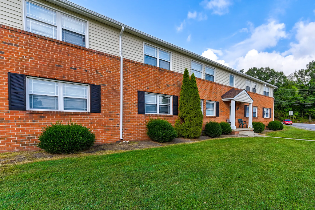 Summit Pointe Apartments | 523 Summit St, Petersburg, VA 23803 | Phone: (804) 732-4881