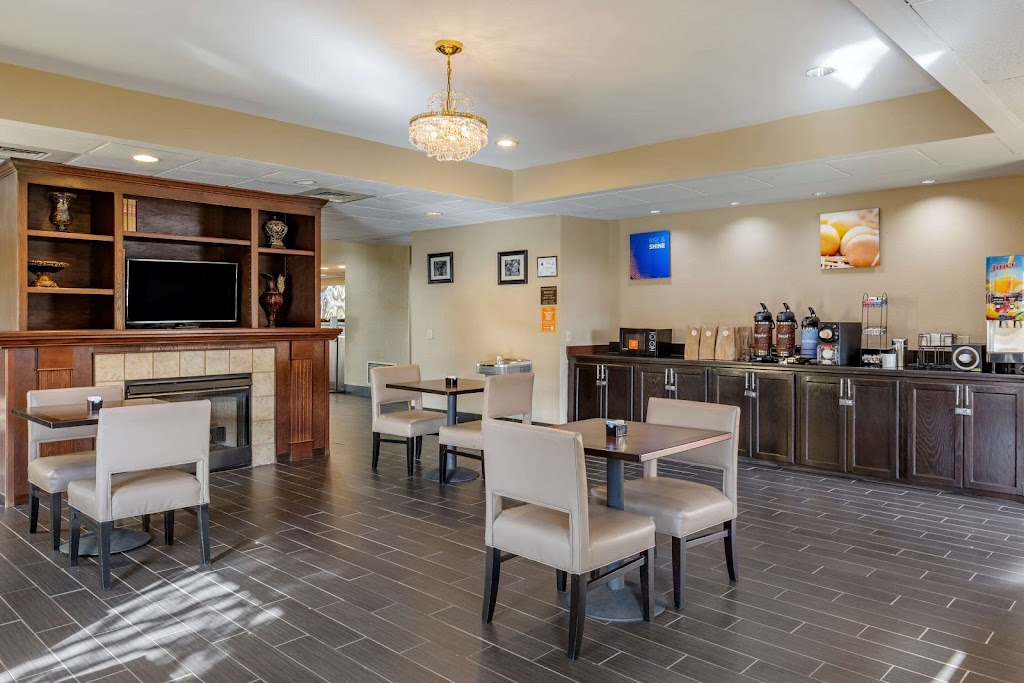 Comfort Inn Apex - Holly Springs | 1411 E Williams St, Apex, NC 27539, USA | Phone: (919) 387-4600