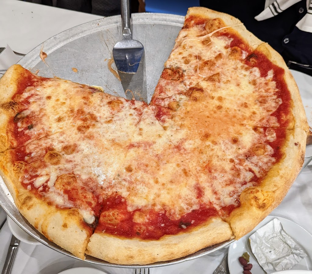 Olivetto Pizzeria | 190 New Hyde Park Rd, Franklin Square, NY 11010, USA | Phone: (516) 352-4190