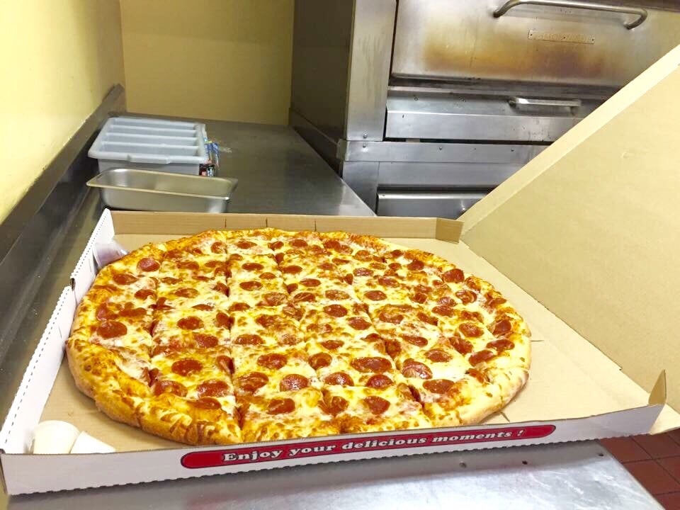 New York Giant Pizza | 17651 Meekland Ave, Hayward, CA 94541, USA | Phone: (510) 317-2004