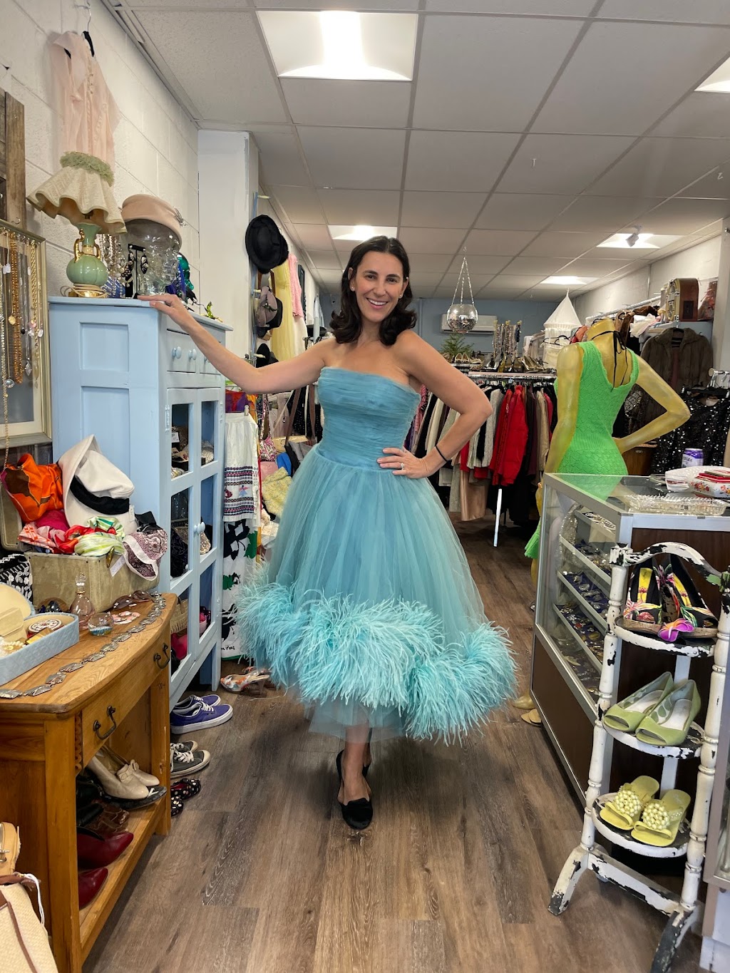 La Chic Vintage, LLC | 16948 S Golden Rd Suite A, Golden, CO 80401, USA | Phone: (720) 296-7262 La Chic Vintage, LLC | 16948 S Golden Rd Suite A, Golden, CO 80401, USA | Phone: (720) 296-7262