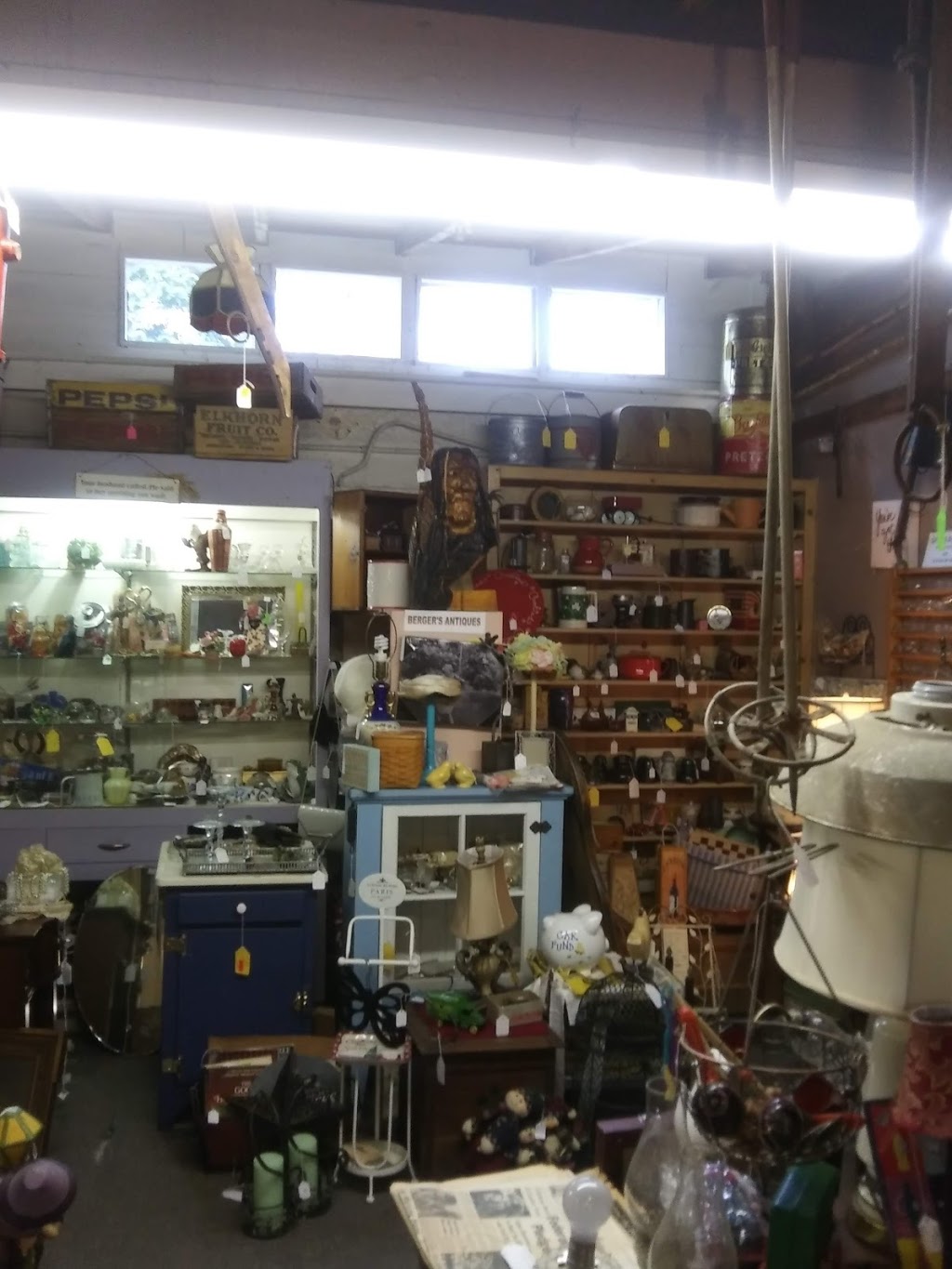 Hatchery Antique Mall | 7474 Avon Belden Rd., North Ridgeville, OH 44039, USA | Phone: (216) 214-2229