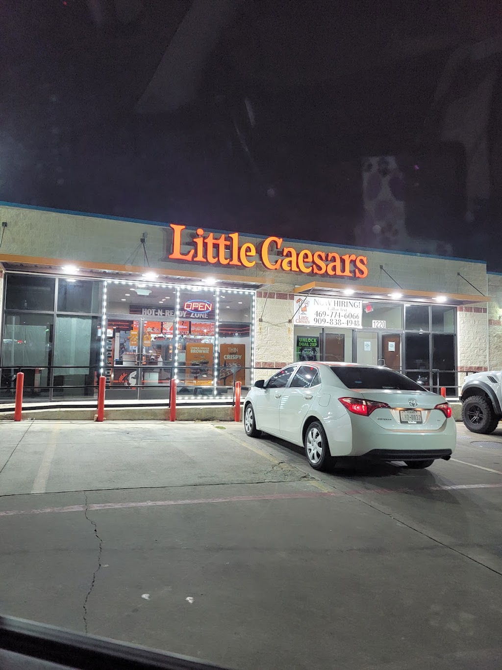 Little Caesars | 1220 W Seminary Dr, Fort Worth, TX 76115, USA | Phone: (817) 782-9927