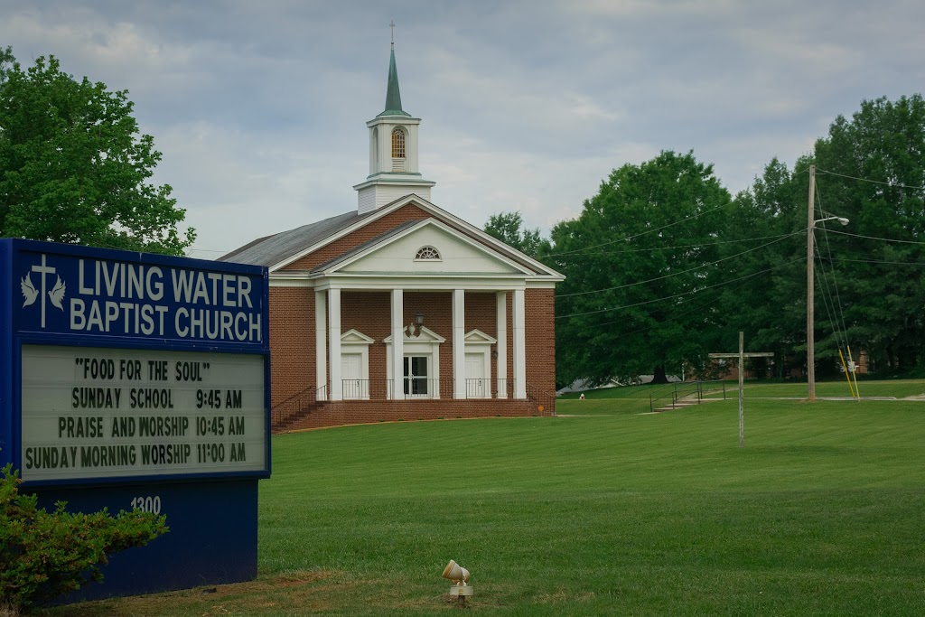 Living Water Baptist Church | 1300 Brentwood St, High Point, NC 27260, USA | Phone: (336) 885-0915