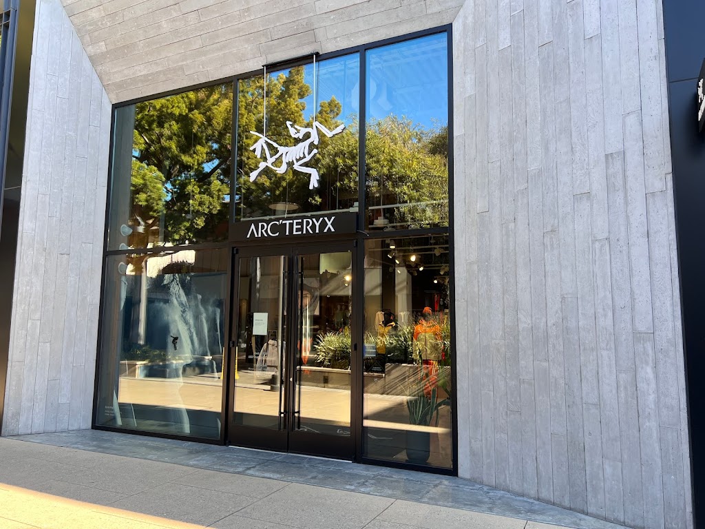 Arcteryx Stanford Center | 660 Stanford Shopping Center Suite 1030, Palo Alto, CA 94304, USA | Phone: (650) 847-4026