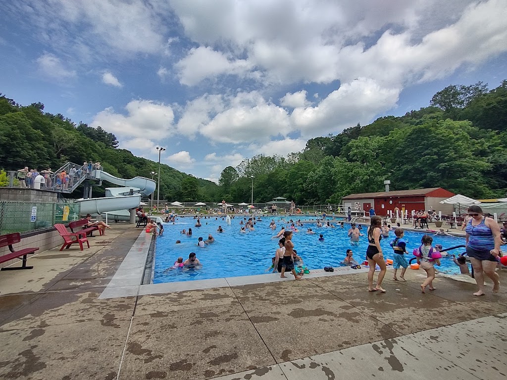 Avonworth Community Park | 498 Camp Horne Rd, Pittsburgh, PA 15237, USA | Phone: (412) 766-1700