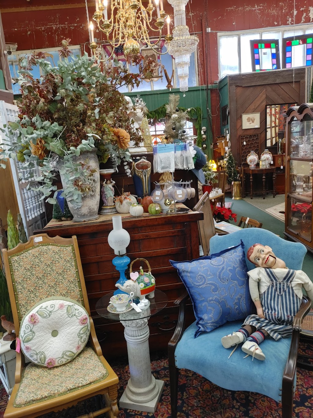 Main Street Merchantile Antiques | 21610 Main St NE, Aurora, OR 97002, USA | Phone: (503) 678-1044