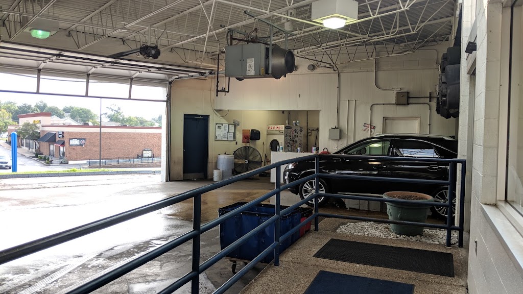 Country Club Car Wash | 1700 Ford Ln, St Charles, MO 63303, USA | Phone: (636) 949-5000