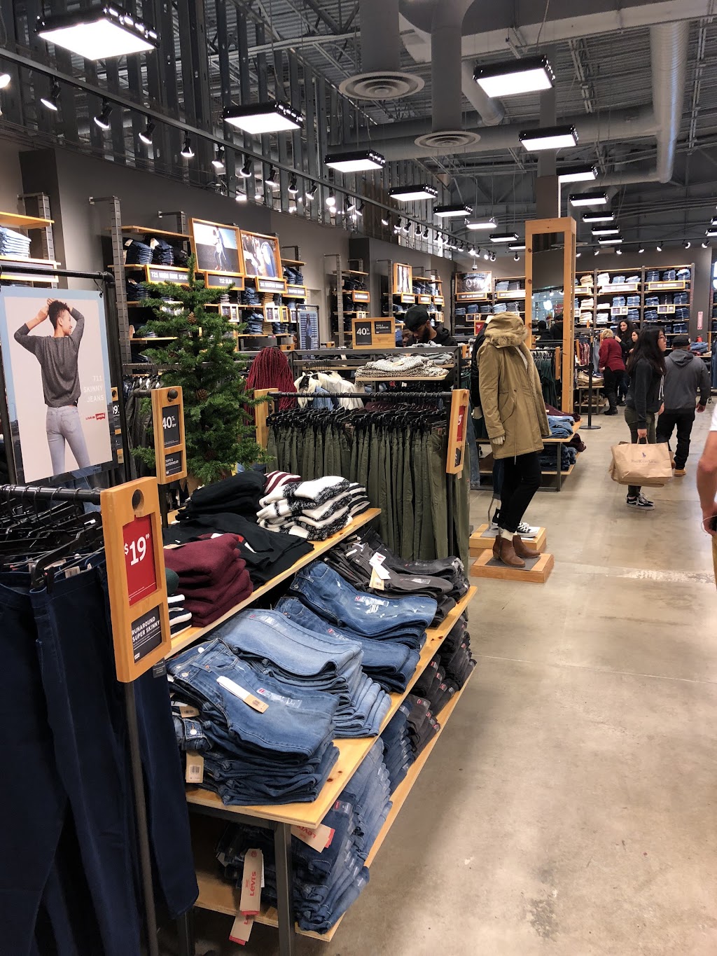 Levis Outlet Store | 8111 Concord Mills Boulevard Suite 626, Concord, NC 28027, USA | Phone: (704) 979-3404