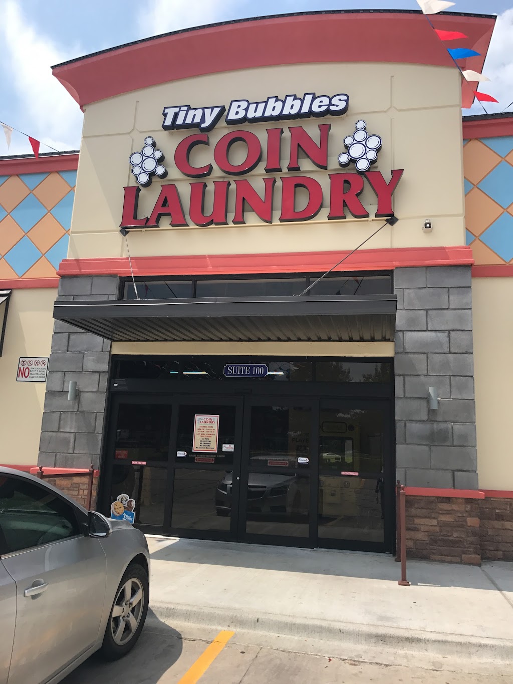 Tiny Bubbles Coin Laundry | 262 SW 5th St, Grand Prairie, TX 75051, USA | Phone: (469) 660-0022