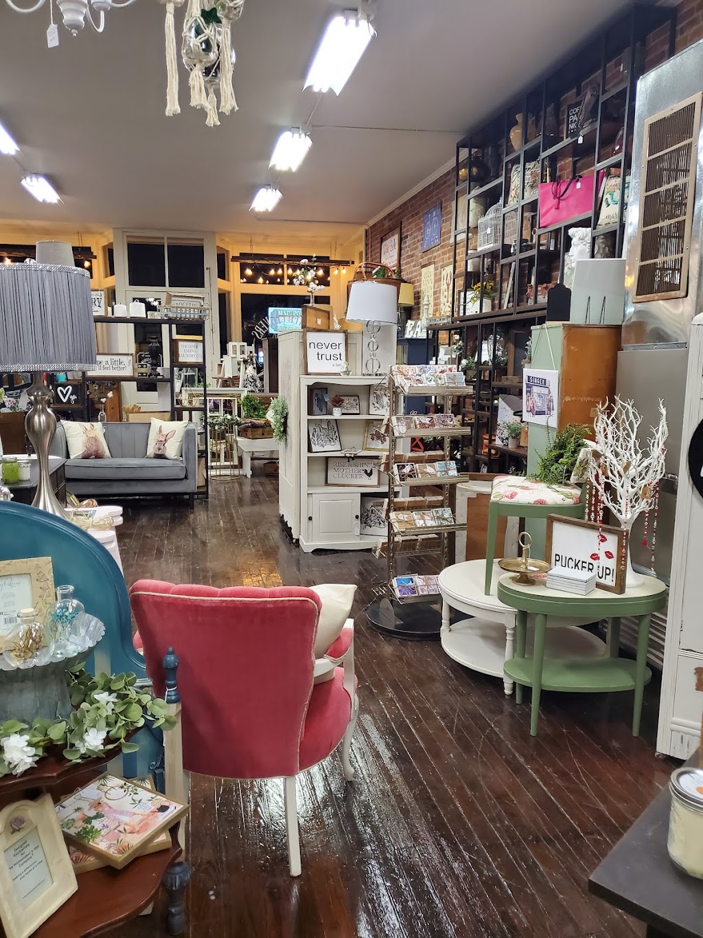 Painted Clovers, LLC | 103 W Main St, Haskins, OH 43525, USA | Phone: (419) 494-8388