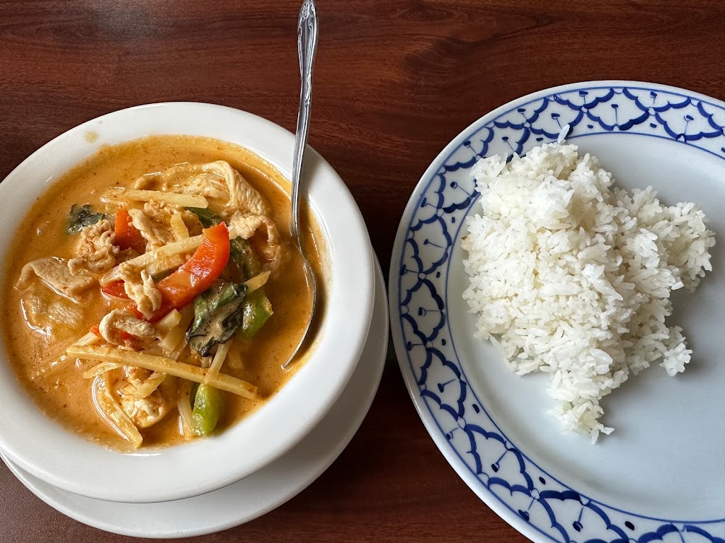 Family Thai Hut | 4116 Harborview Dr, Gig Harbor, WA 98332, USA | Phone: (253) 858-8523