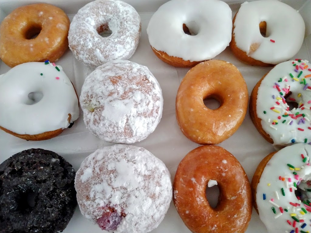 Emilys Donuts and Café | 7123 Merrimac Trail, Williamsburg, VA 23185, USA | Phone: (757) 345-3602