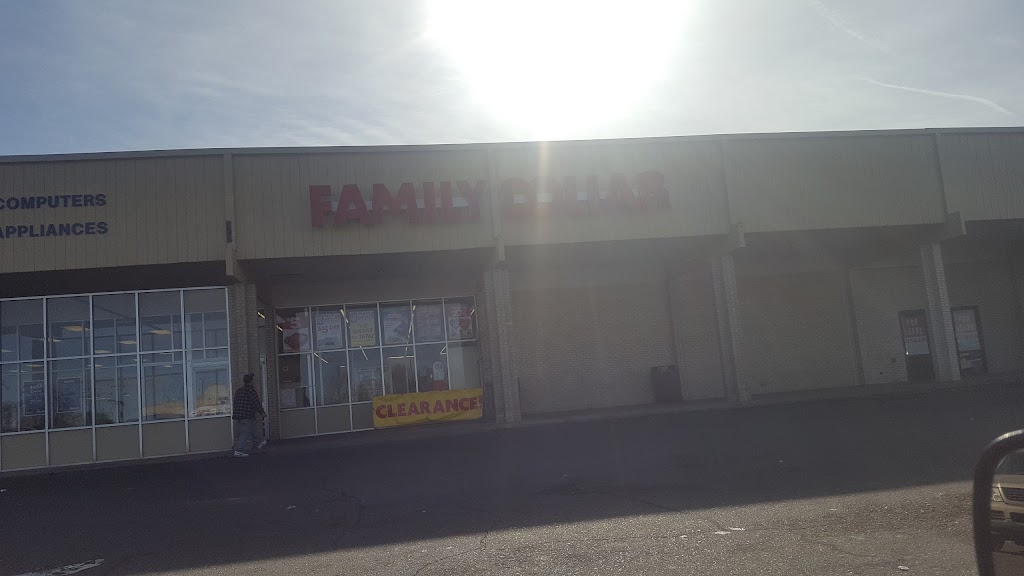 Family Dollar | 2626 W 10th St, Greeley, CO 80634, USA | Phone: (970) 324-2188