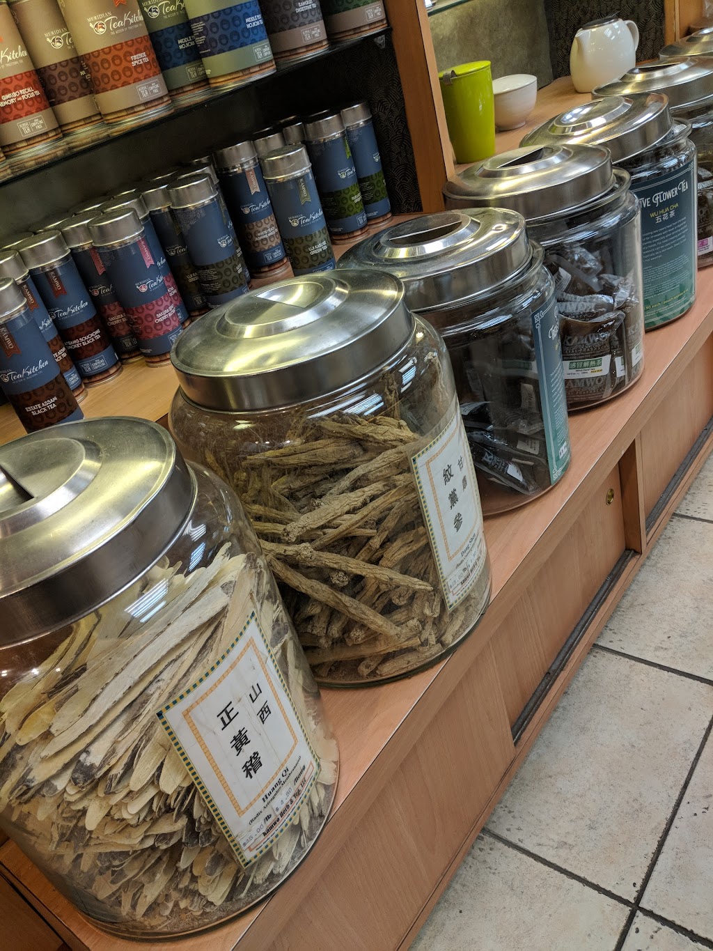 Kamwo Herbal Pharmacy | 211 Grand St, New York, NY 10013, USA | Phone: (212) 966-6370